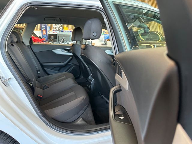 Audi A4 *ACC*AHK*NAVI*CARPLAY*2-ZONEN*SZHZ*LED*