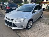 Ford Focus 1,6 Ti-VCT92kW Trend Style Paket,AHK,Klima - Ford Focus aus 2011: ST