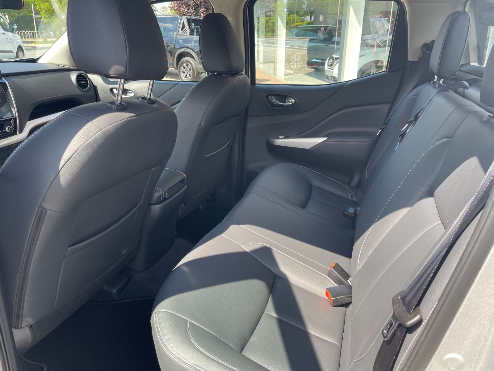 Fahrzeugabbildung DFSK DFM Navara 2.3 TDi 4x4 Automatik Doka Luxury Kam