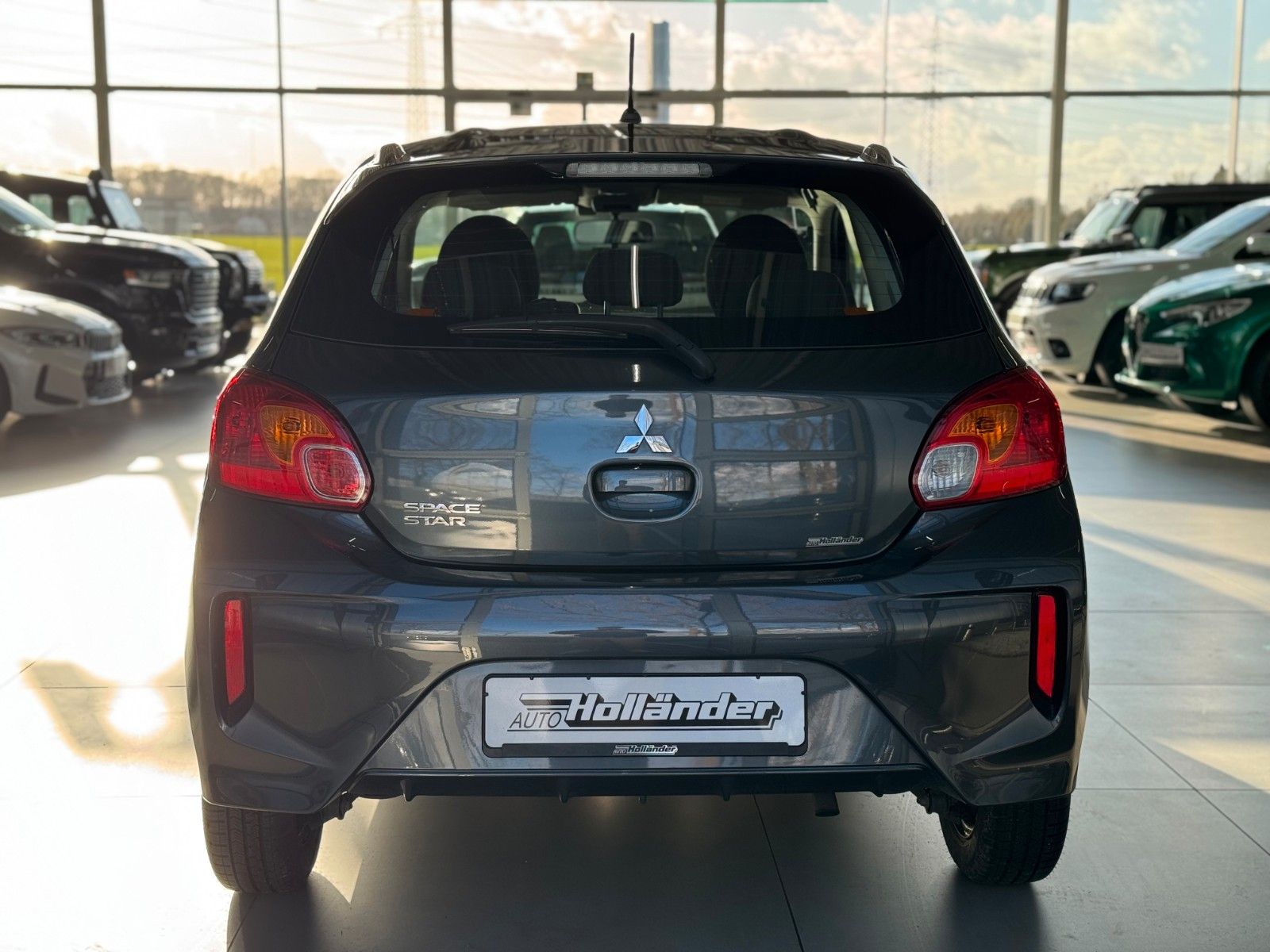 Fahrzeugabbildung Mitsubishi Space Star 1.2 Select "Klima Allwetterreifen"
