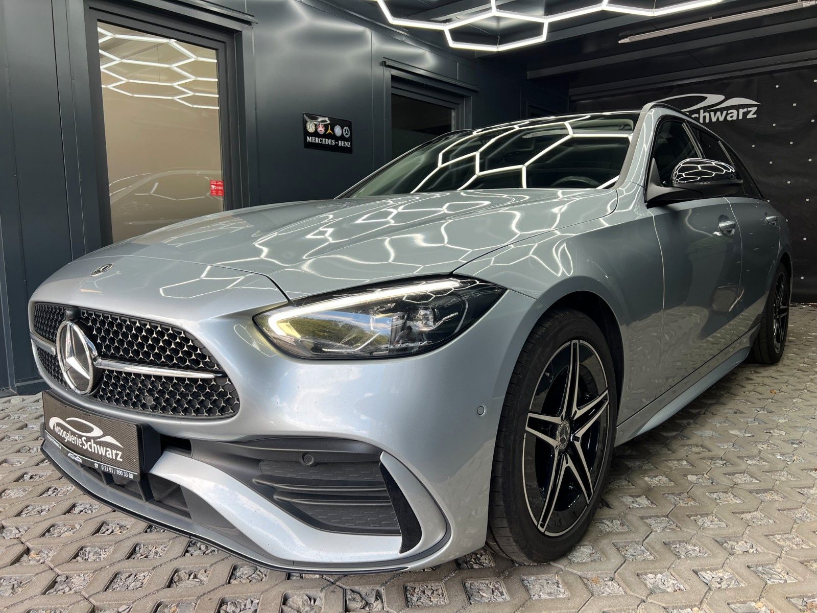 Mercedes-Benz C 220d T 9G AMG NIGHT OLED AMB R-KAM LEDER PANO imagem 3
