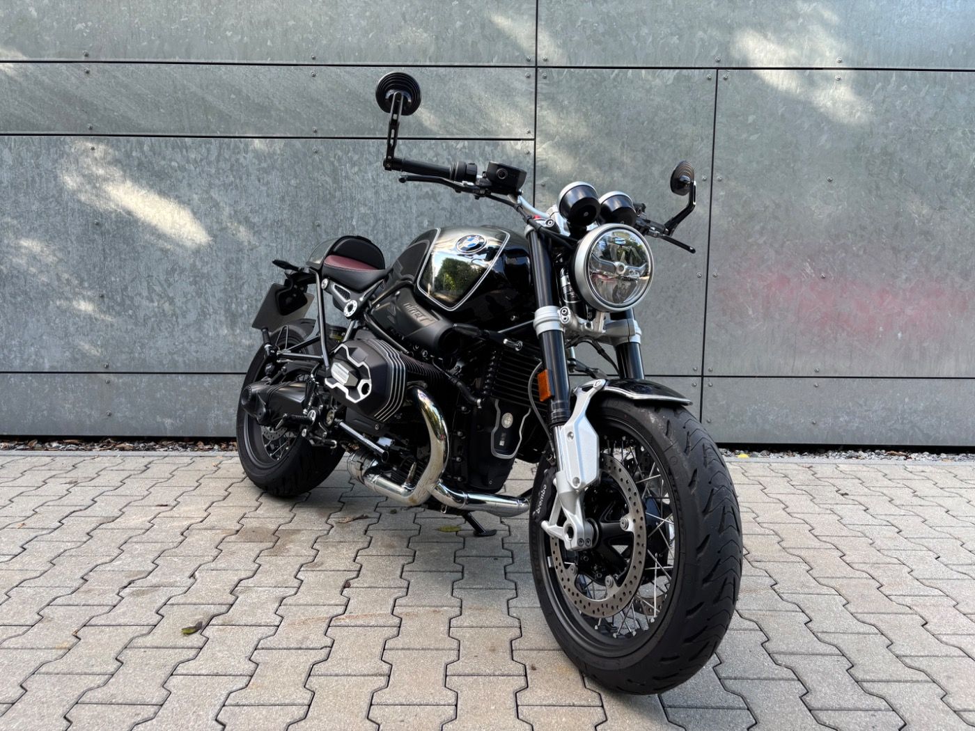 Fahrzeugabbildung BMW R nine T 100 Jahre Edition Oil Inclusive