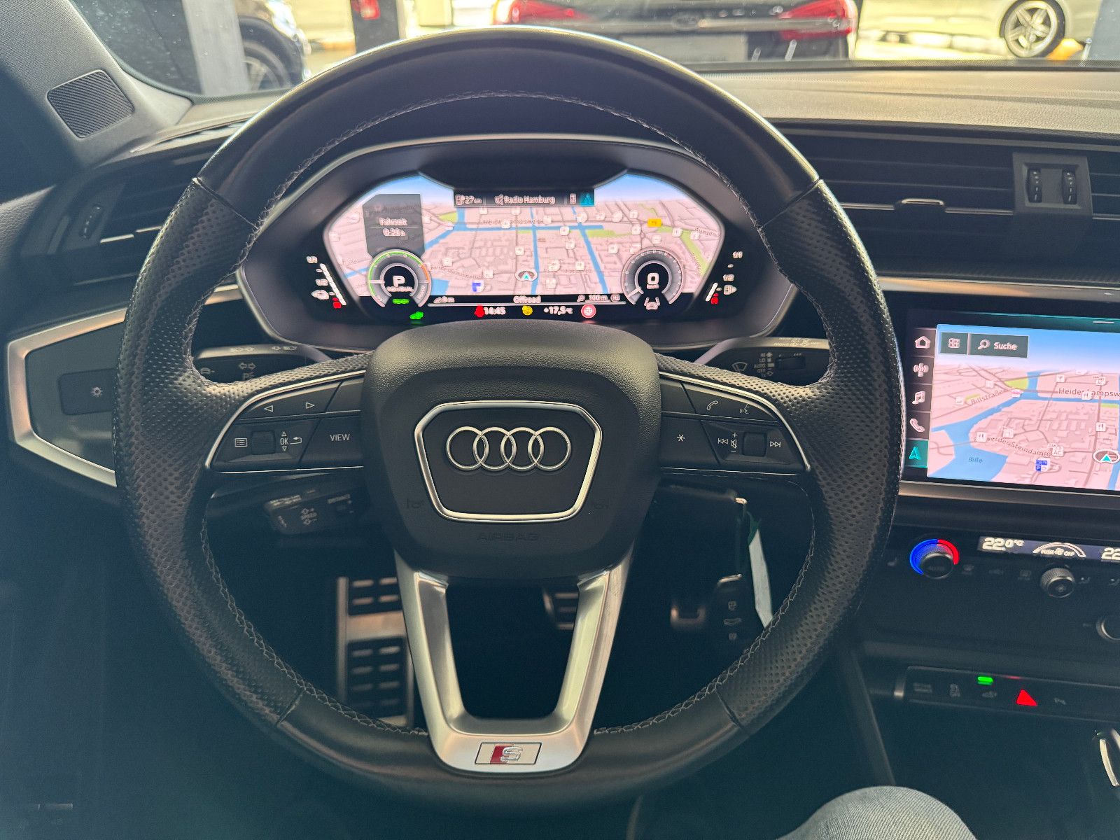 Fahrzeugabbildung Audi Q3 45 TFSI e S-TRONIC S-LINE ACC VIRTUAL LED KAM