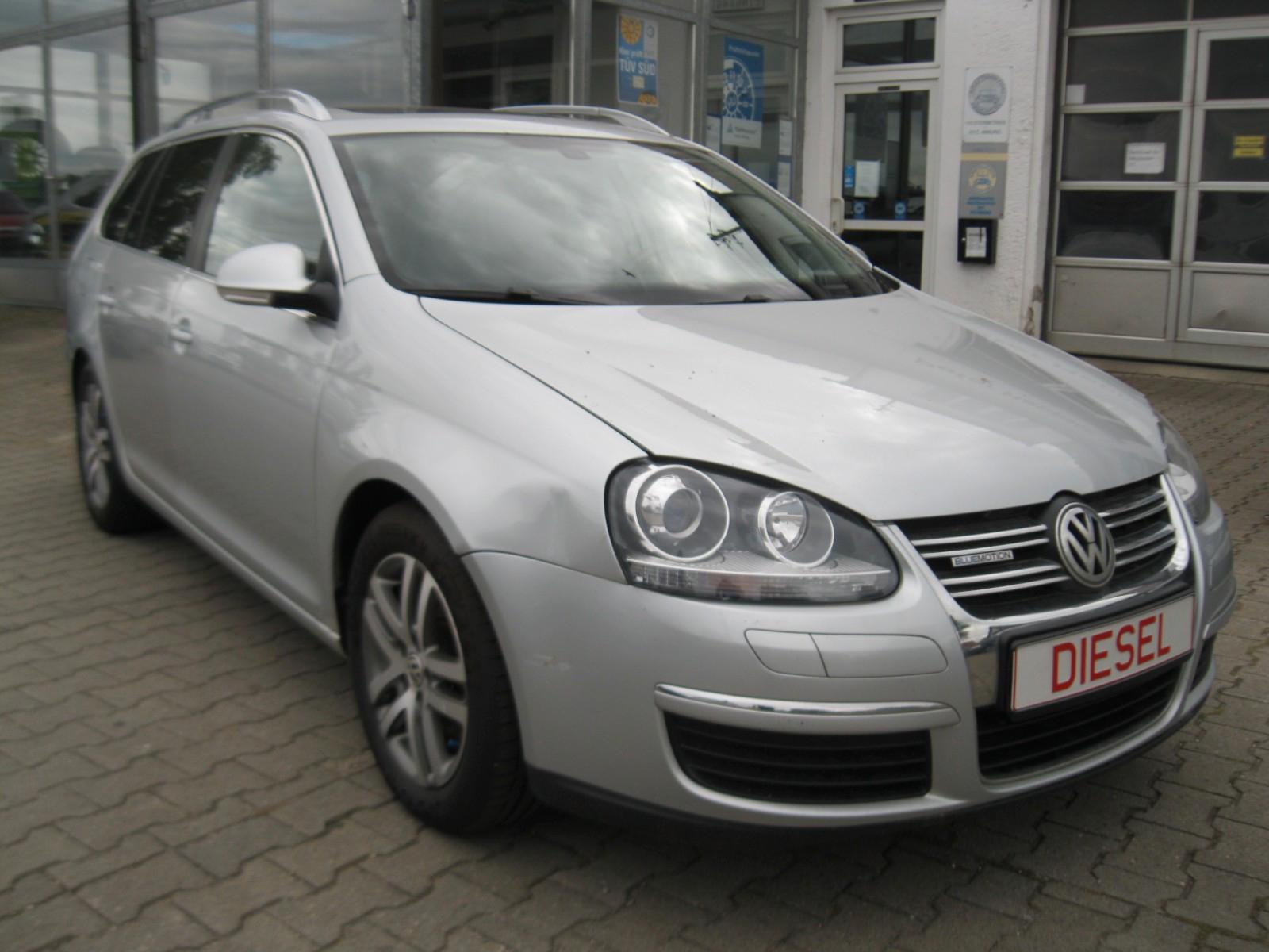 Volkswagen Golf 2009 — interior