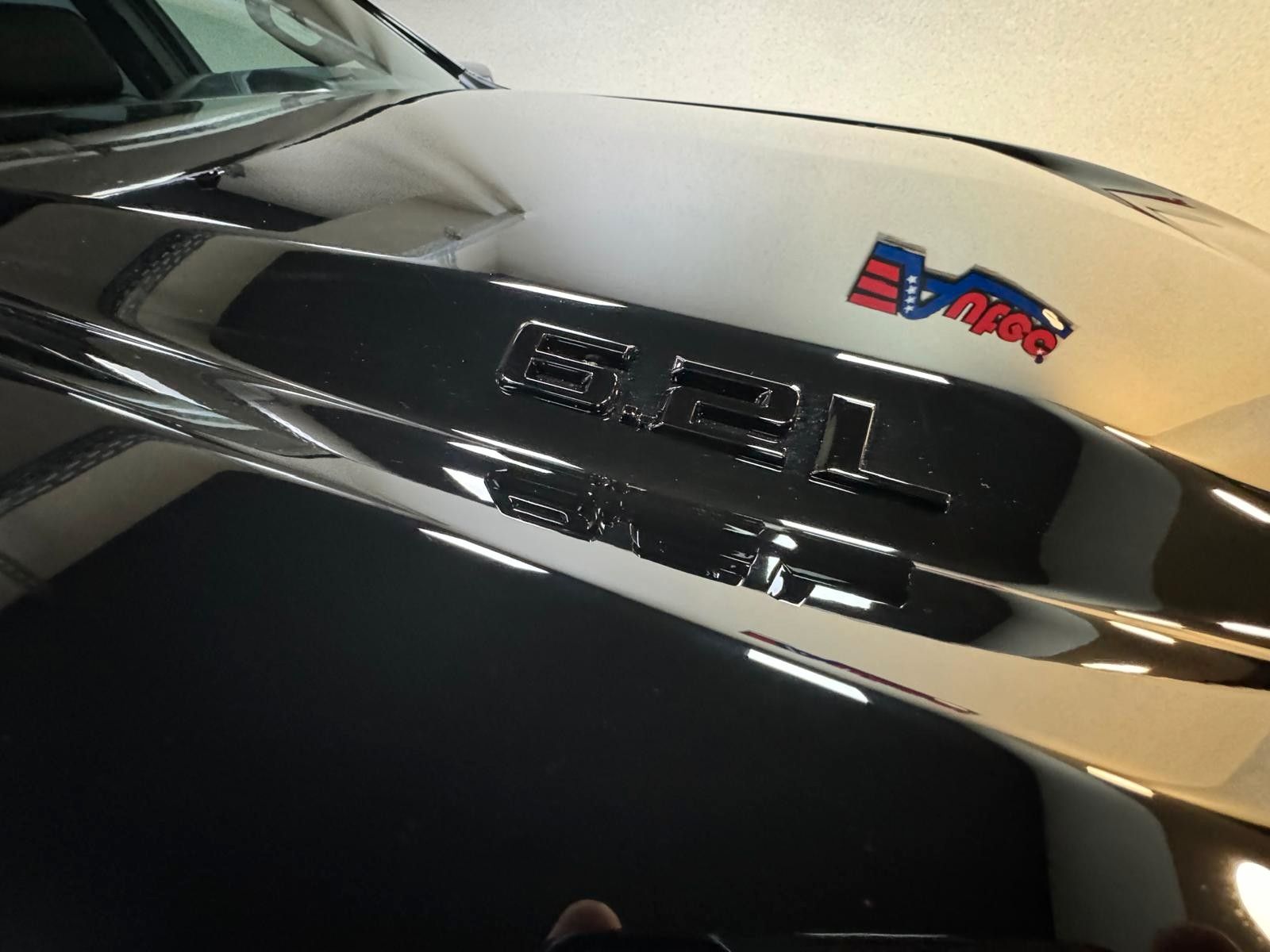 Fahrzeugabbildung Chevrolet 26 SILVERADO MIDNIGHT HIGH COUNTRY 6.2L V8-4x4