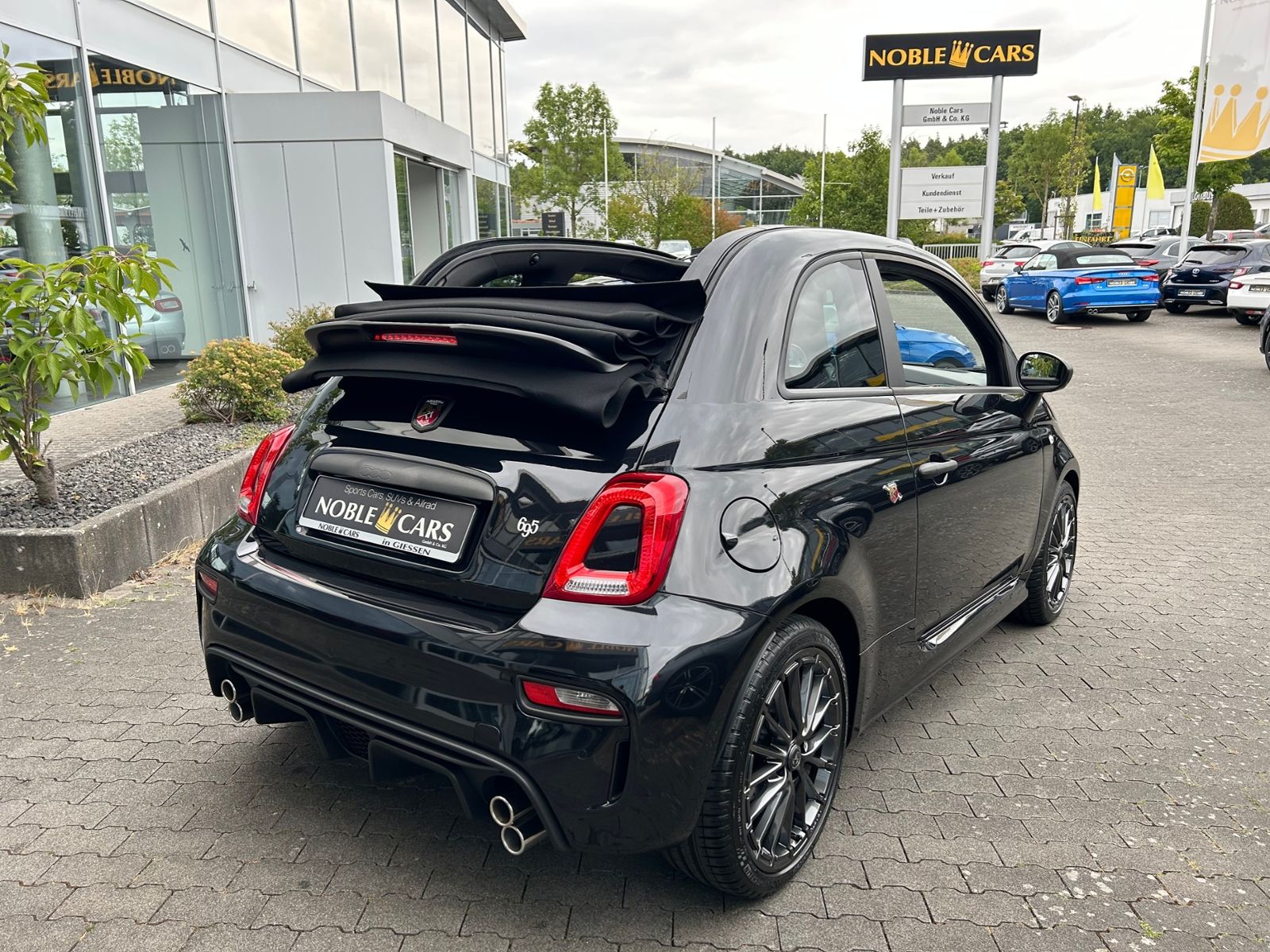 Fahrzeugabbildung Abarth 695 C KLIMA NAVI ALU 17 "  Nur  1450  km