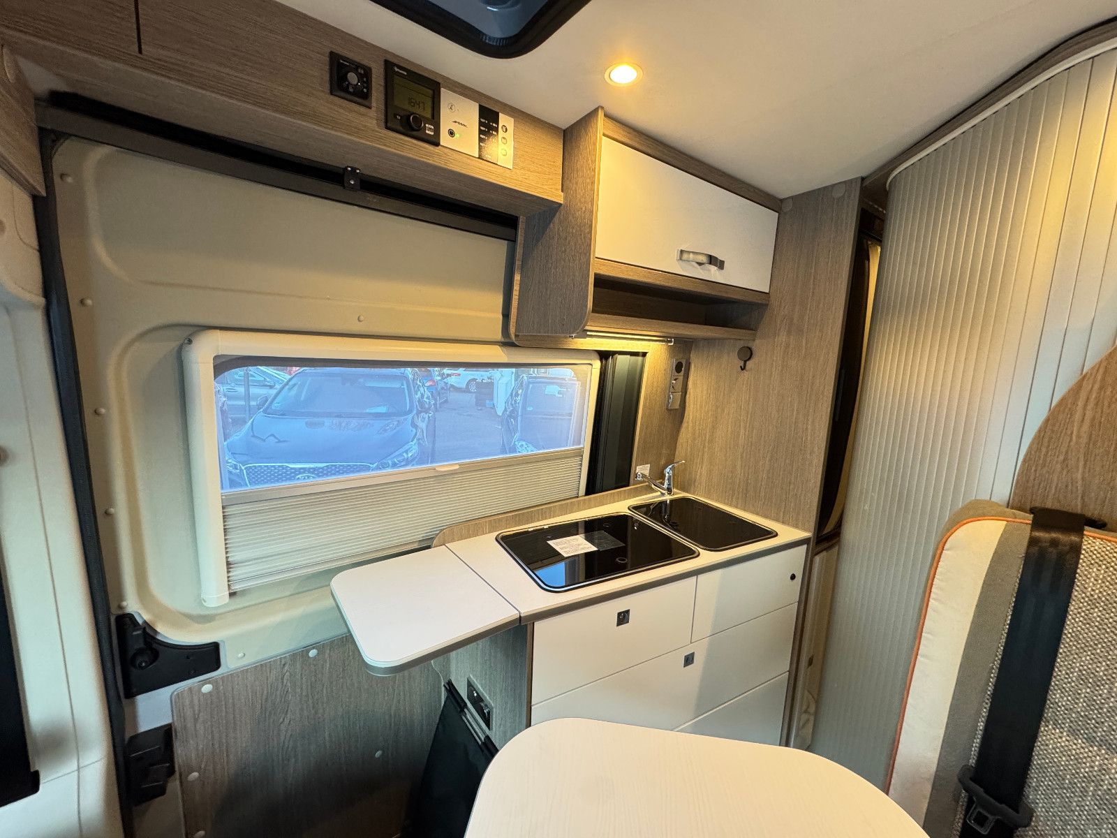 Fahrzeugabbildung Pössl 600 2WIN R PLUS CITROEN SCHLAFDACH AHK KAMERA