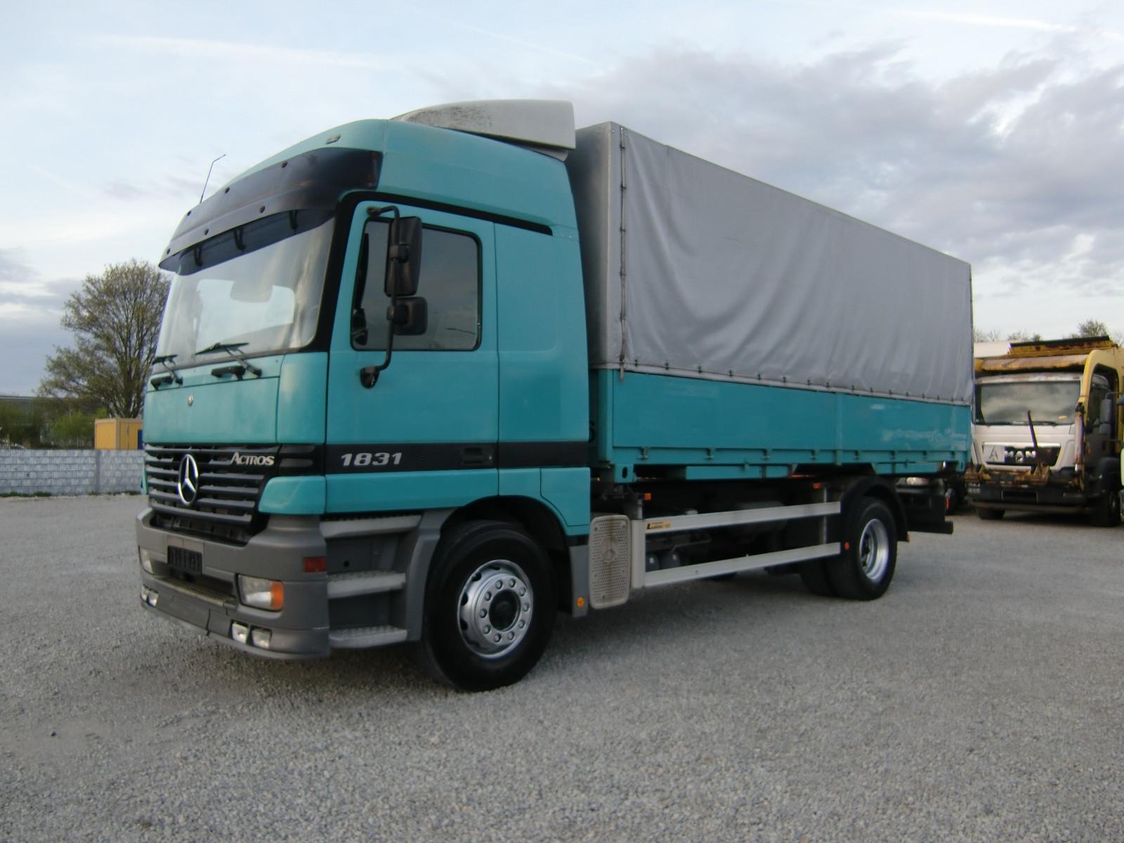 Mercedes-Benz 1831 Actros