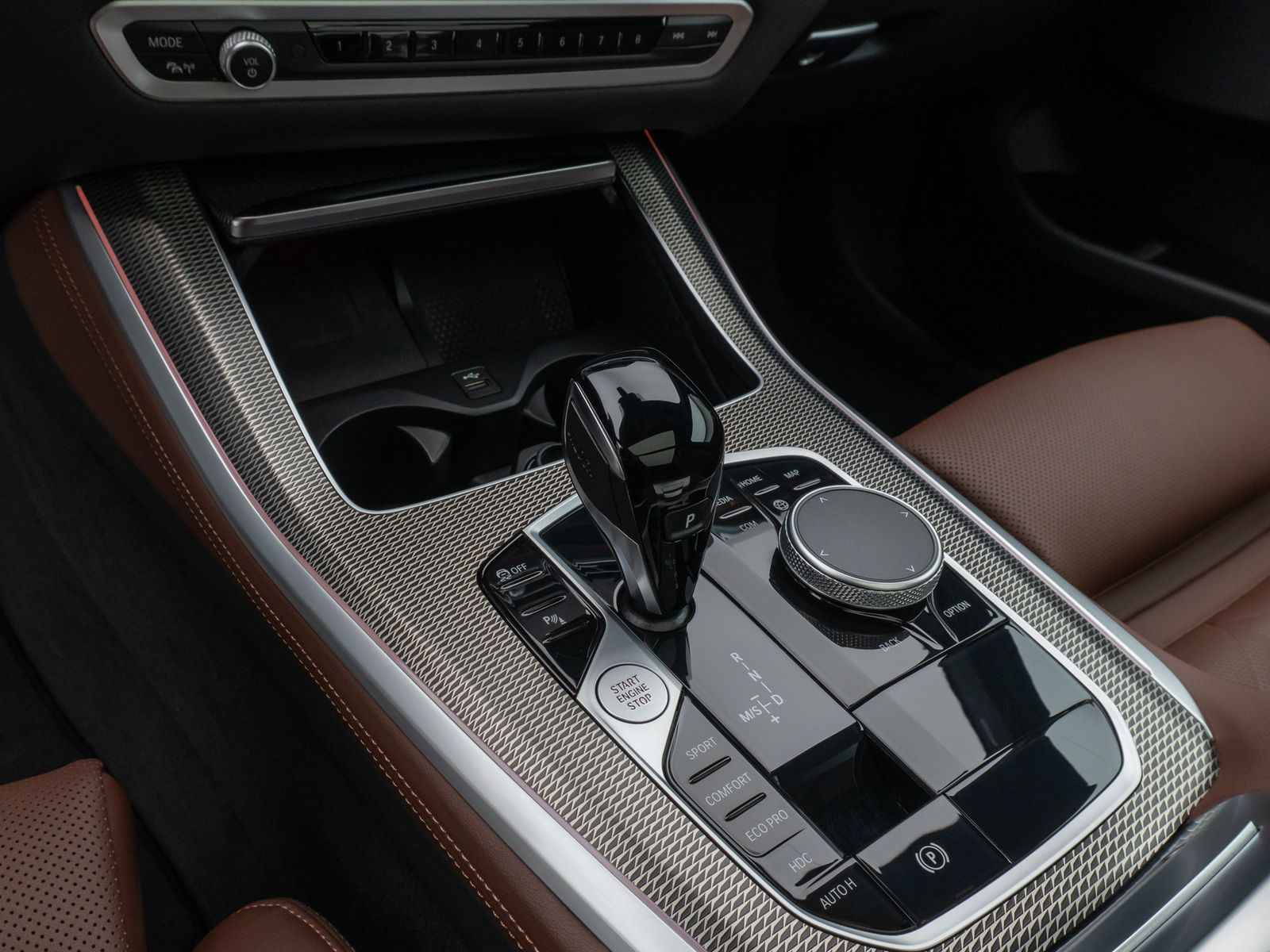 Fahrzeugabbildung BMW X5 xD30d M Sport Panoram Kamera HUD DAB HiFi 21"