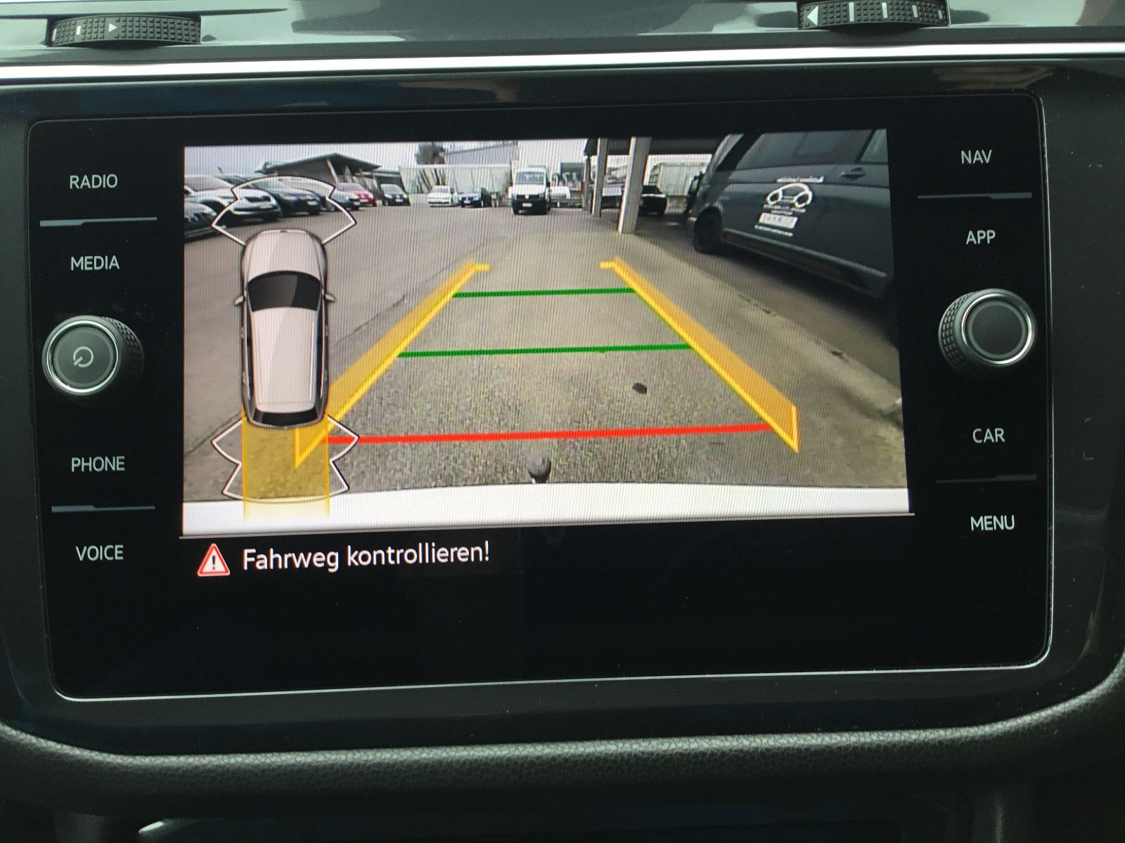 Fahrzeugabbildung Volkswagen Tiguan Allspace 2.0 TDI DSG 4M R-Line+AHK+20"