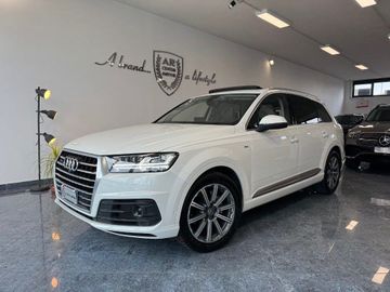 Audi Q7 - 1