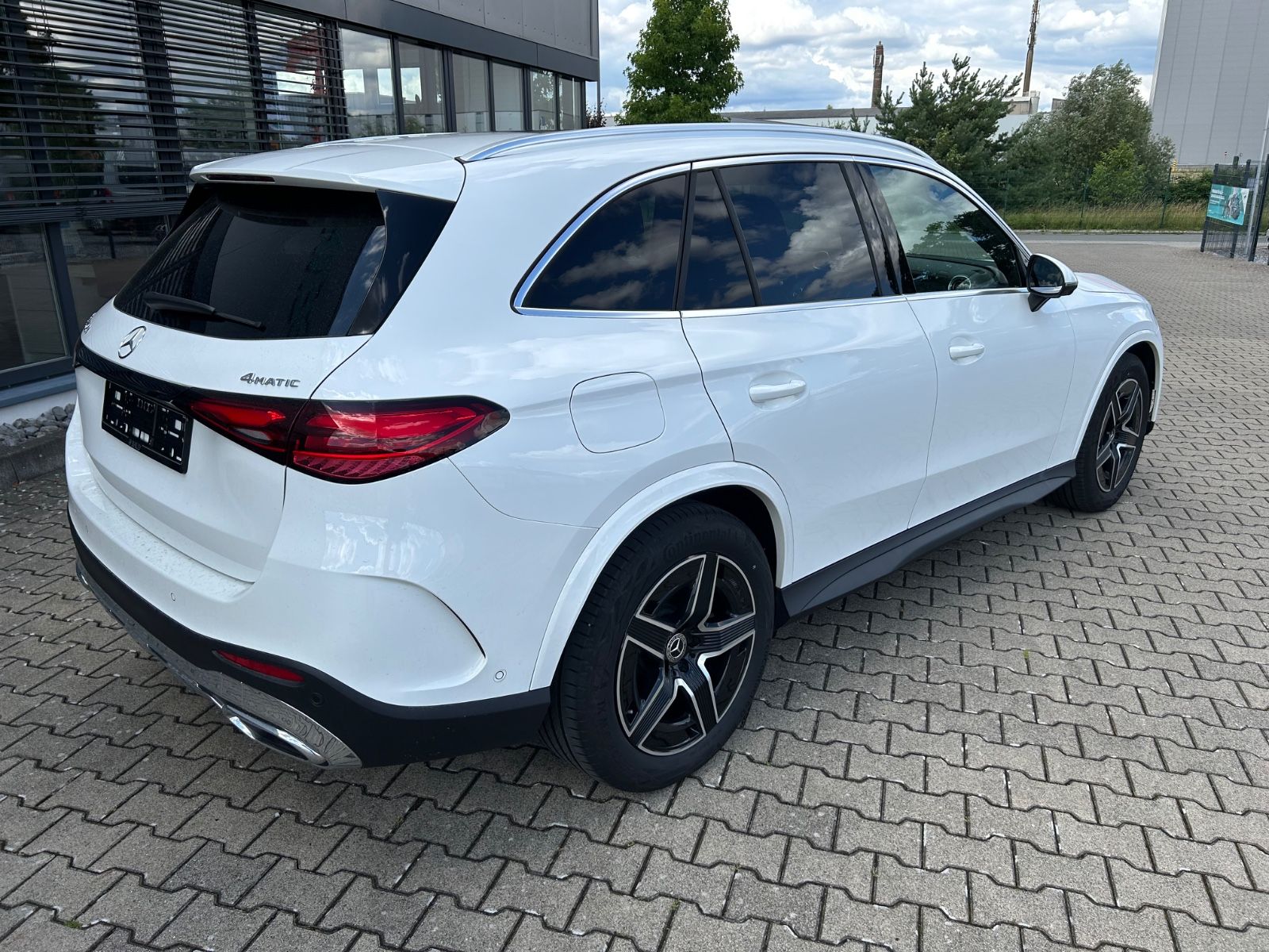 Fahrzeugabbildung Mercedes-Benz GLC 220 d 4Matic Edition AMG Line+PANO+AHK+MEMO