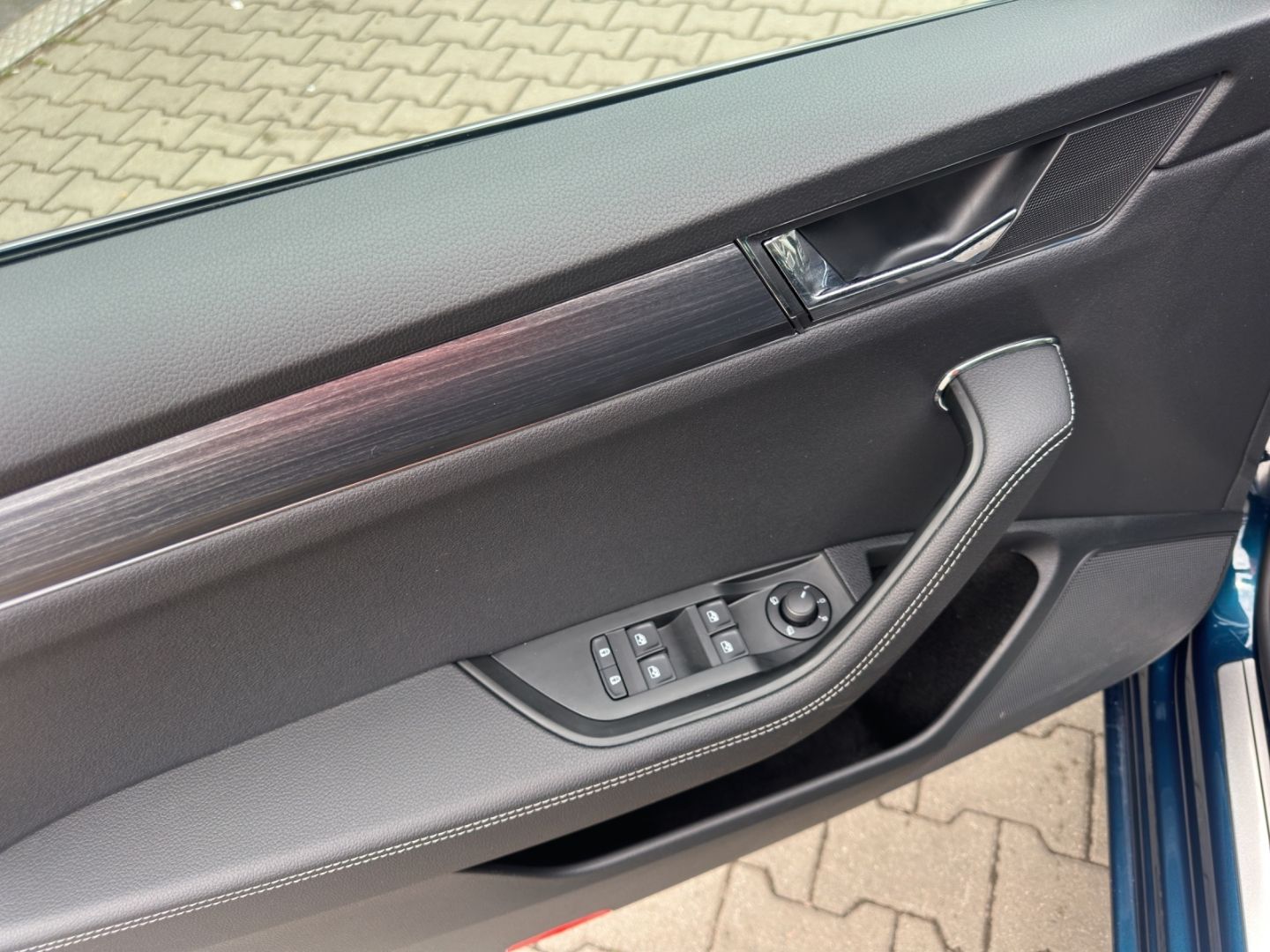 Superb Combi Style 1.5 TSI 110KW DSG AHZV FrontA