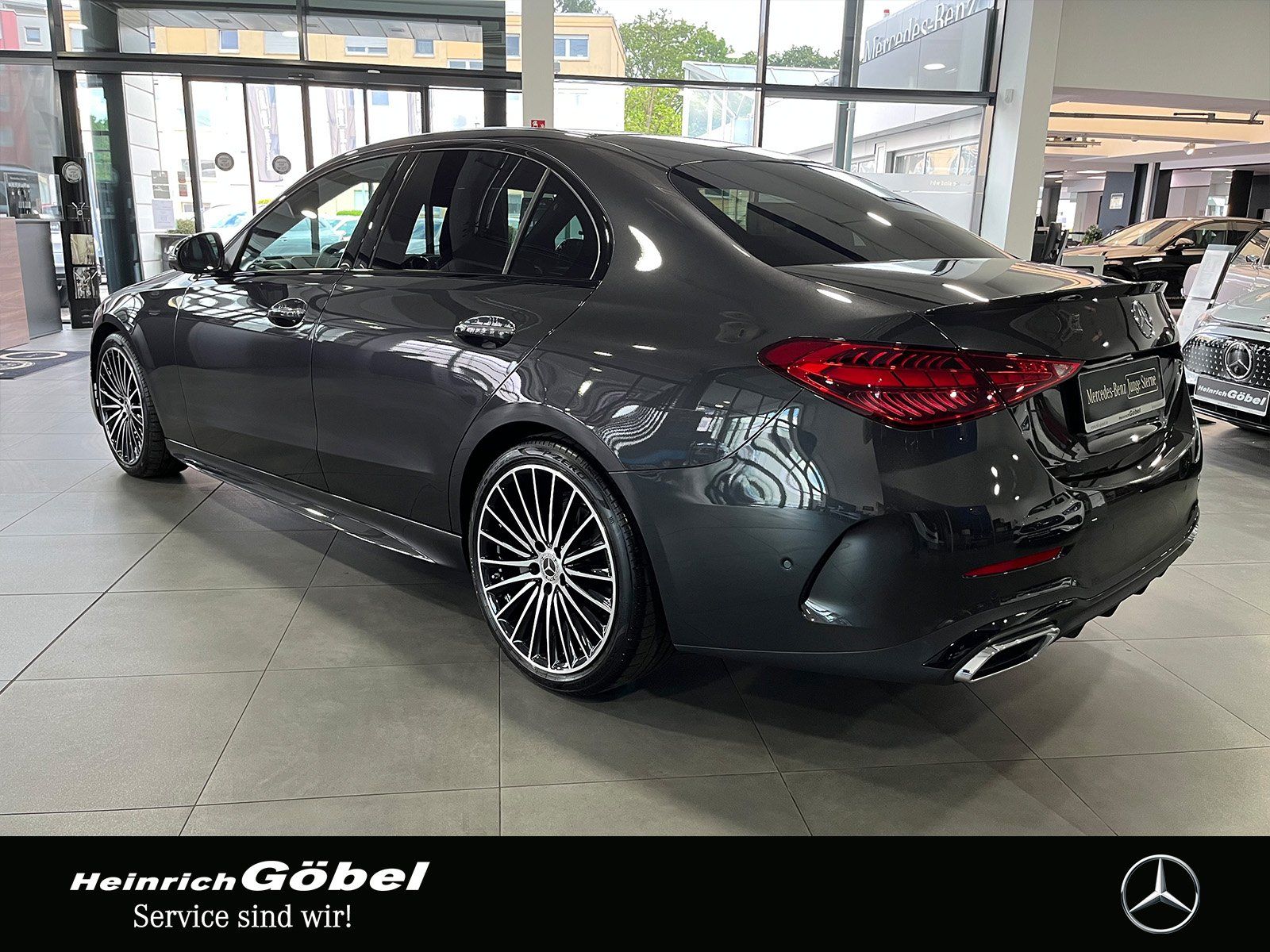 Fahrzeugabbildung Mercedes-Benz C 180 AMG LINE PREMIUM+NIGHTPAKE+19"VIELSPEICHEN