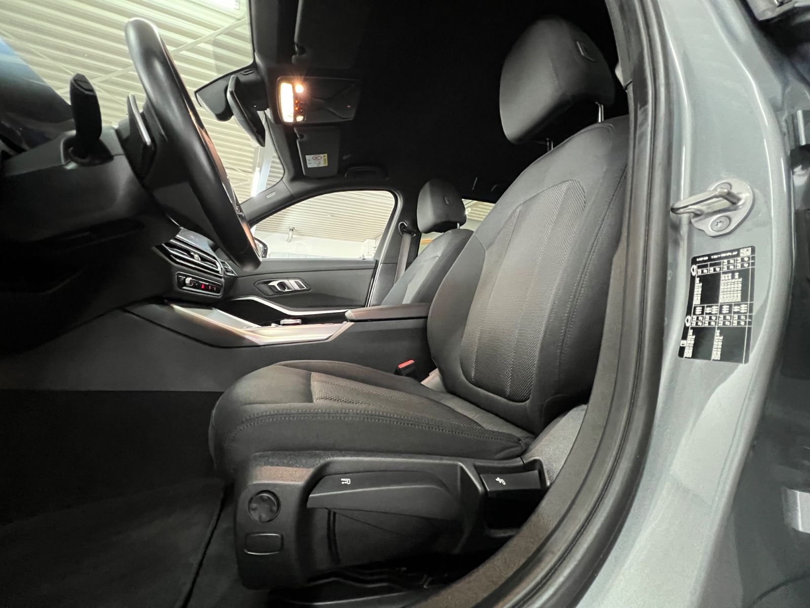 BMW 318 d Touring Driving Assistant+Parkassistent foto 20
