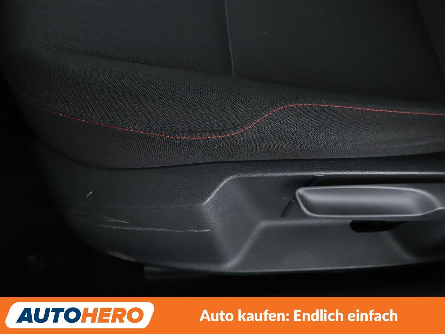 Volkswagen Golf VII 1.5 TSI ACT Sound*ACC*PDC*SHZ*