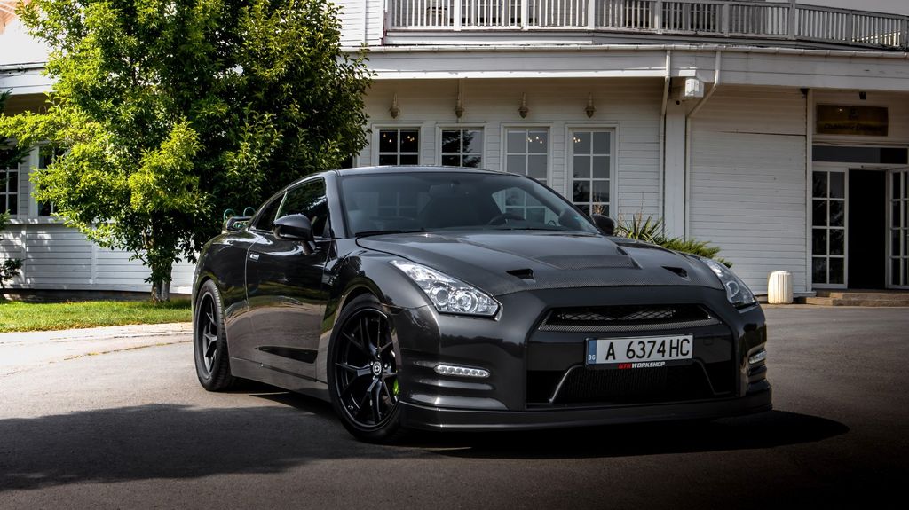 Nissan GT-R