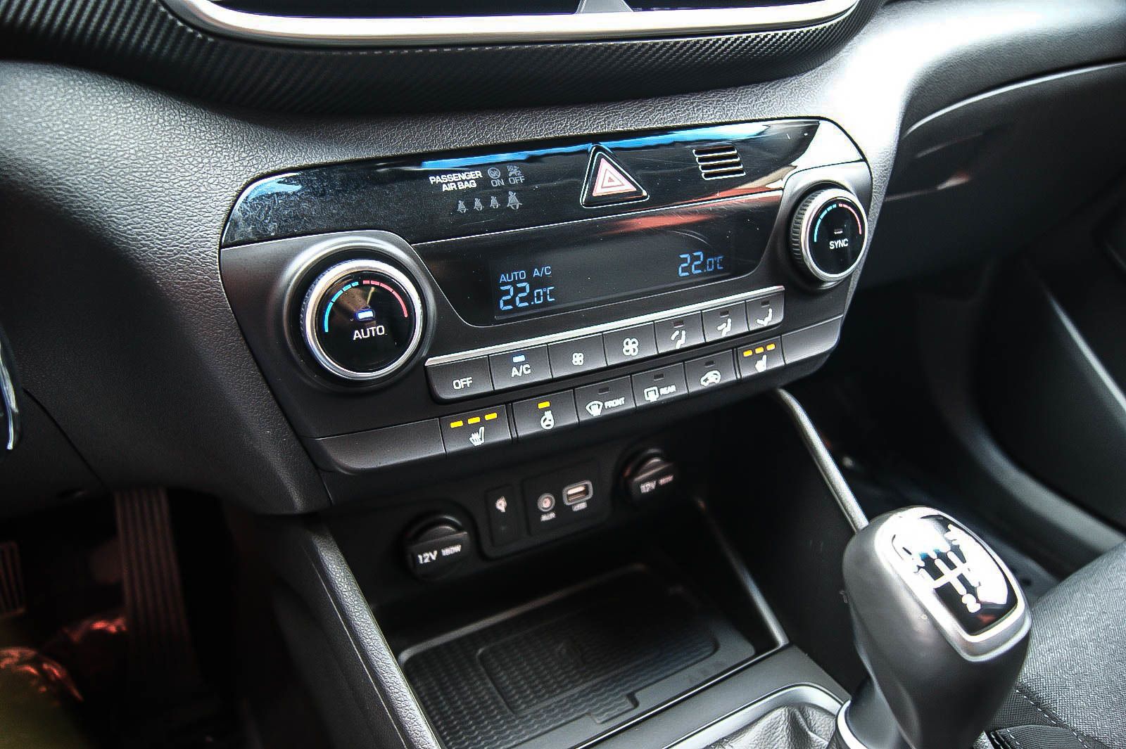 Fahrzeugabbildung Hyundai Tucson 1.6 GDI LED SCHEINWERFER NAVI KAMERA SIHZ