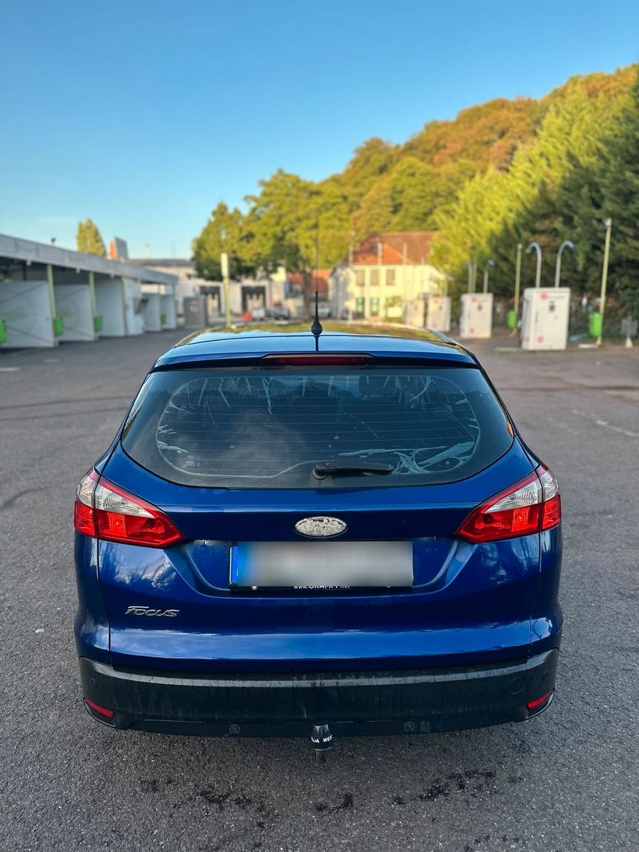 Ford Focus 2013 — rear view