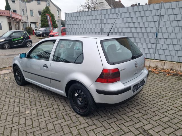 Volkswagen Golf 1.4 /TÜV NEU