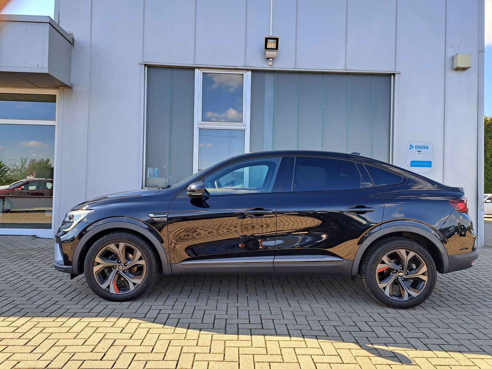 Fahrzeugabbildung Renault Arkana R.S. Line PARK-ASSIST LED NAVI AUTOMATIK