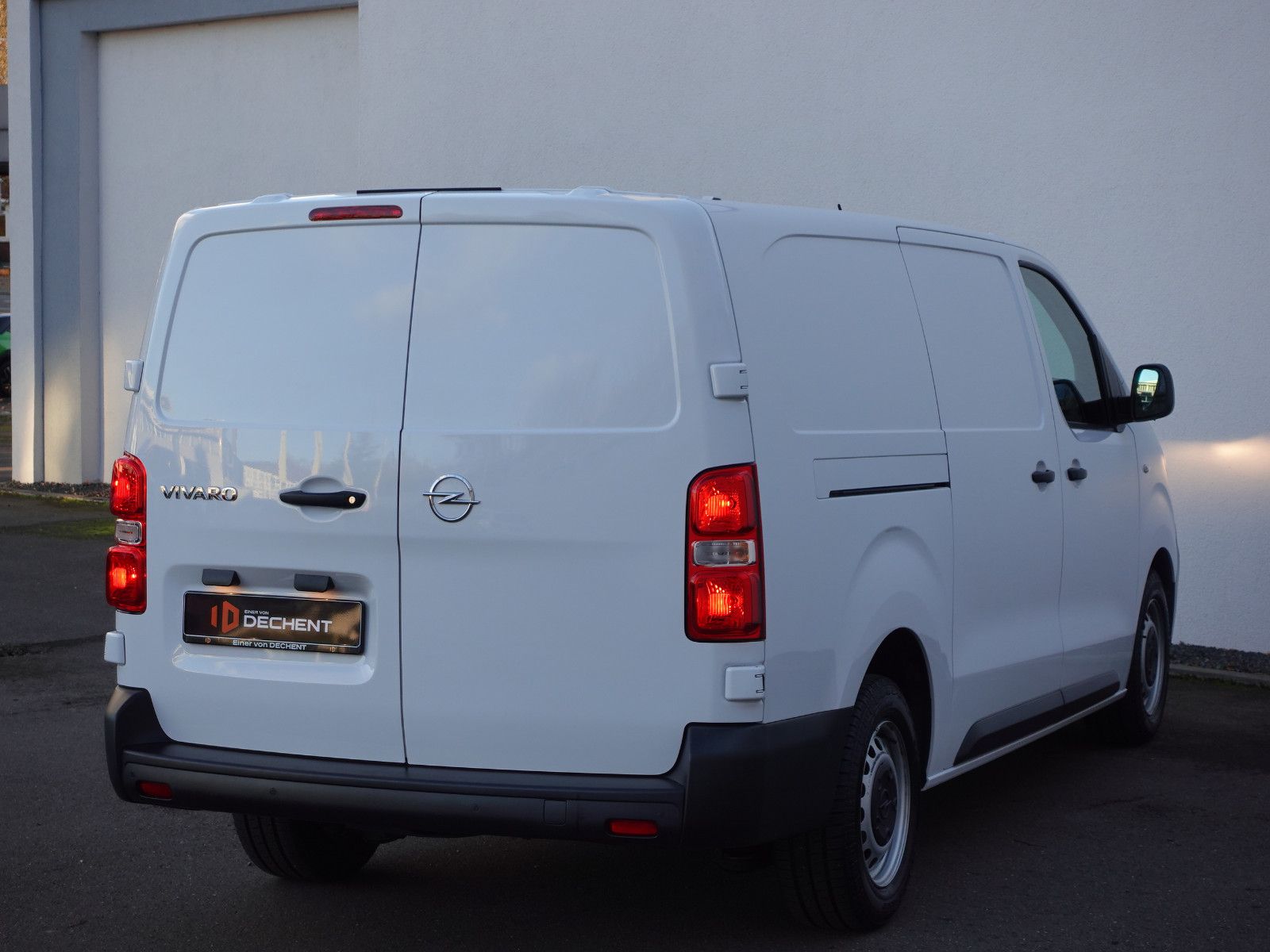Fahrzeugabbildung Opel Vivaro Cargo 1.5 D Edition M  Klima, Allwetter