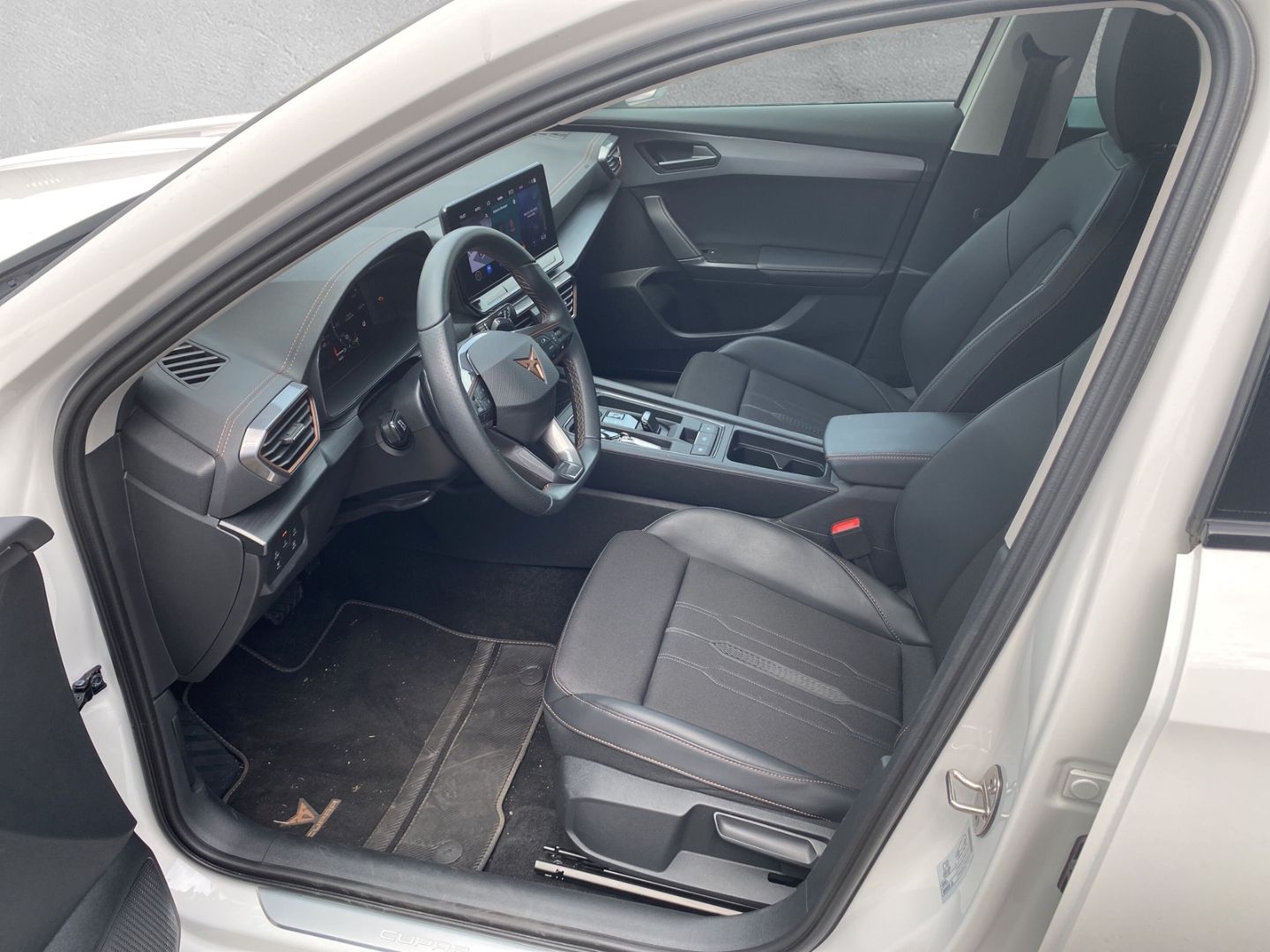 Fahrzeugabbildung CUPRA Formentor Basis e-HYBRID 1.4 EU6d *Navi *digital