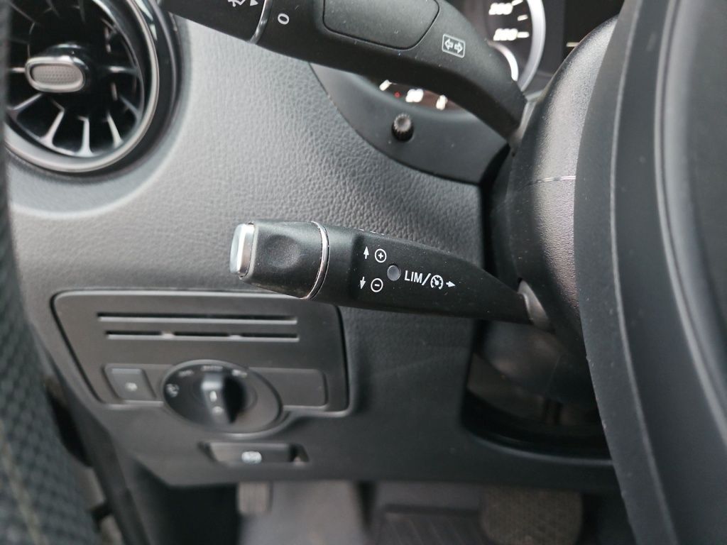 Fahrzeugabbildung Mercedes-Benz Vito 114 Kasten extralang LED-ILS AHK 2xST SHZ