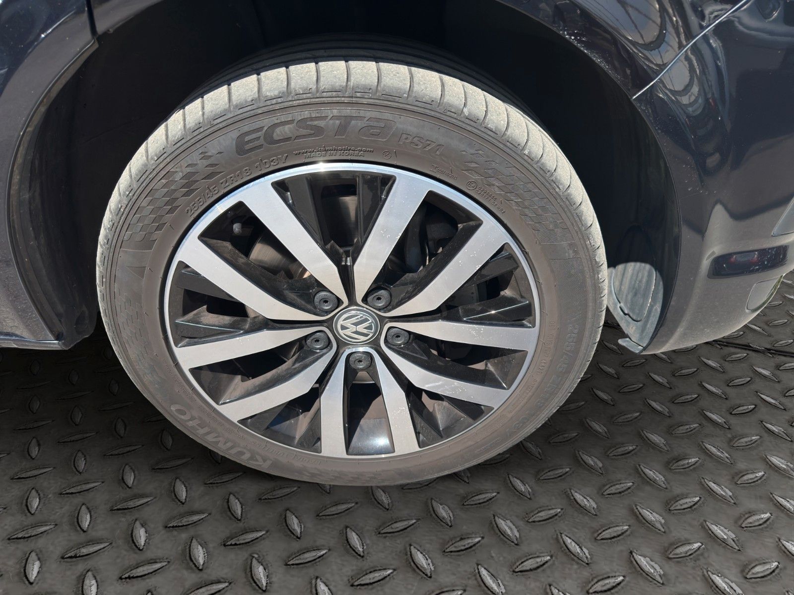 Fahrzeugabbildung Volkswagen T6  Bus Multivan Highline Vollaustattung