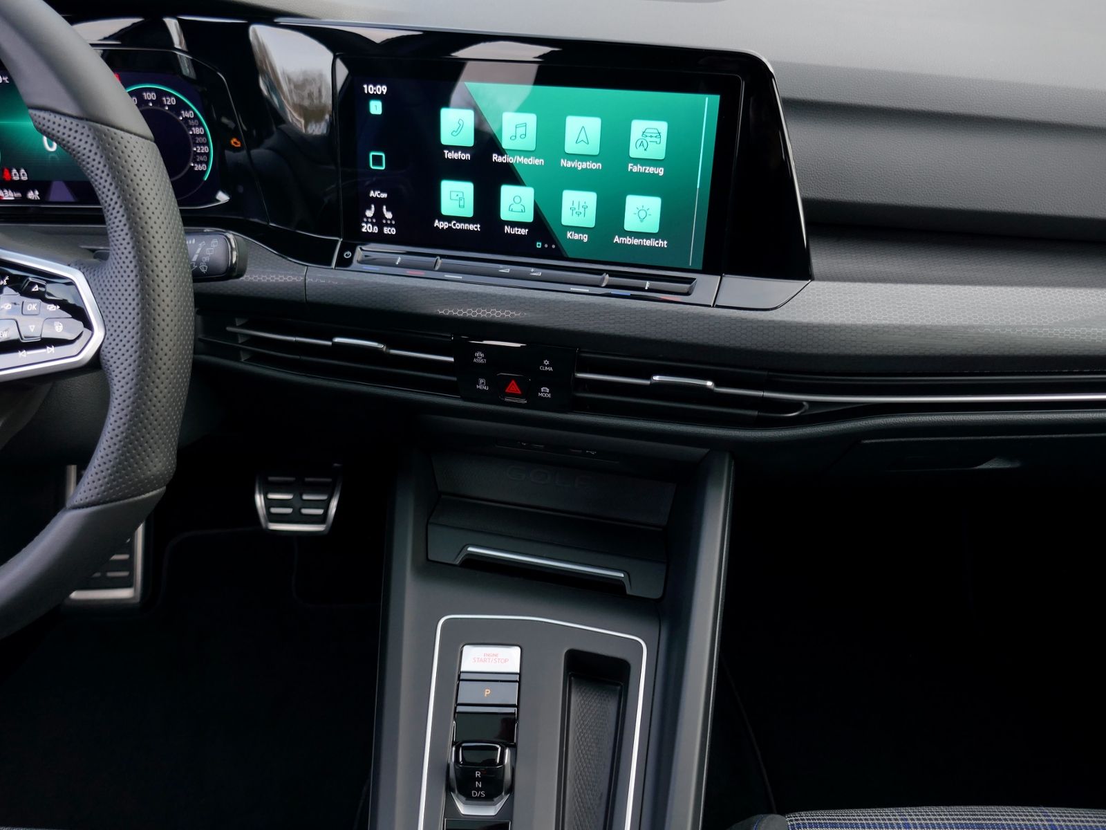 Fahrzeugabbildung Volkswagen Golf GTE 1.4 TSI eHybrid DSG | LED AHK RFK ACC