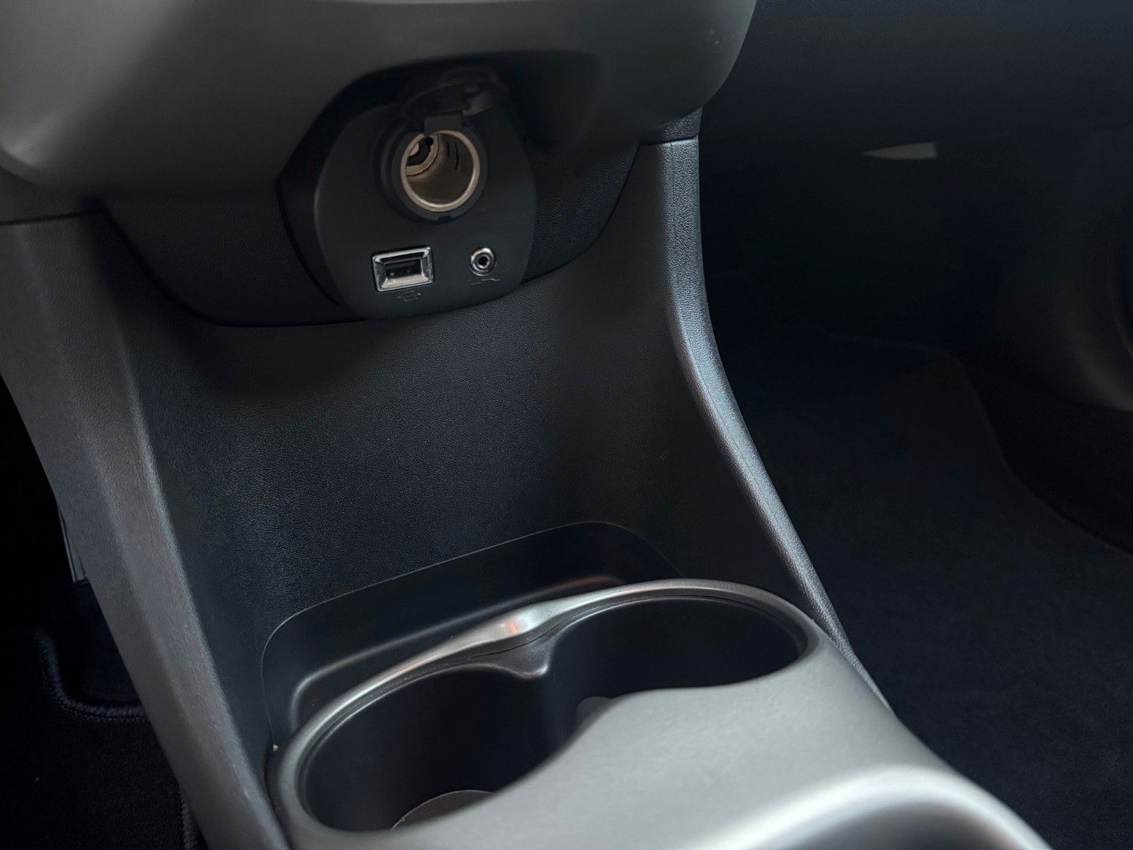 Fahrzeugabbildung Toyota Aygo x-play touch | Kamera | Radio | USB