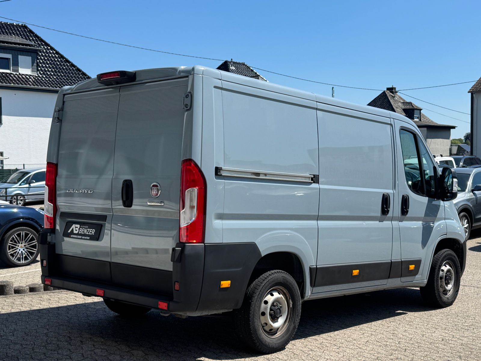Fahrzeugabbildung Fiat Ducato L1H1 140 Multijet Flach/CarPlay/Navi/RCam