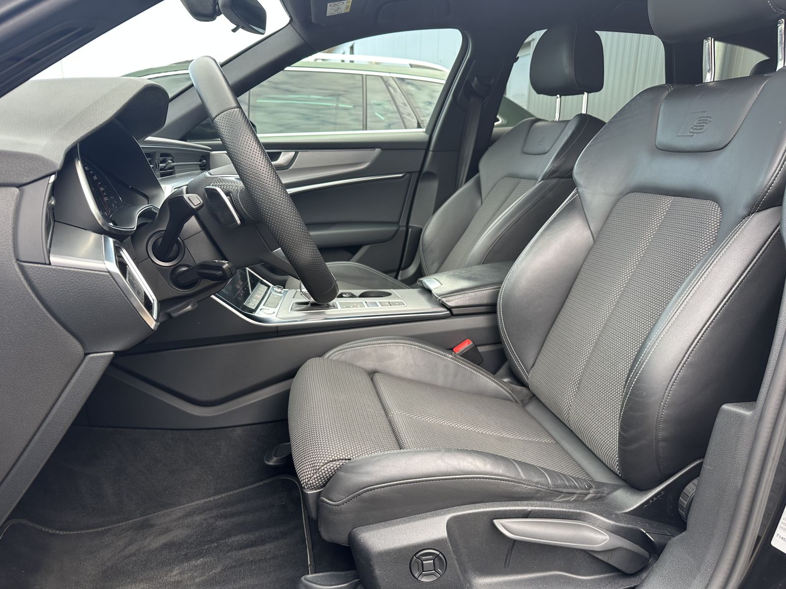 Fahrzeugabbildung Audi A6 Avant 45 TDI Qu S-Line NAV+LED+KAMERA+19ZO+PP