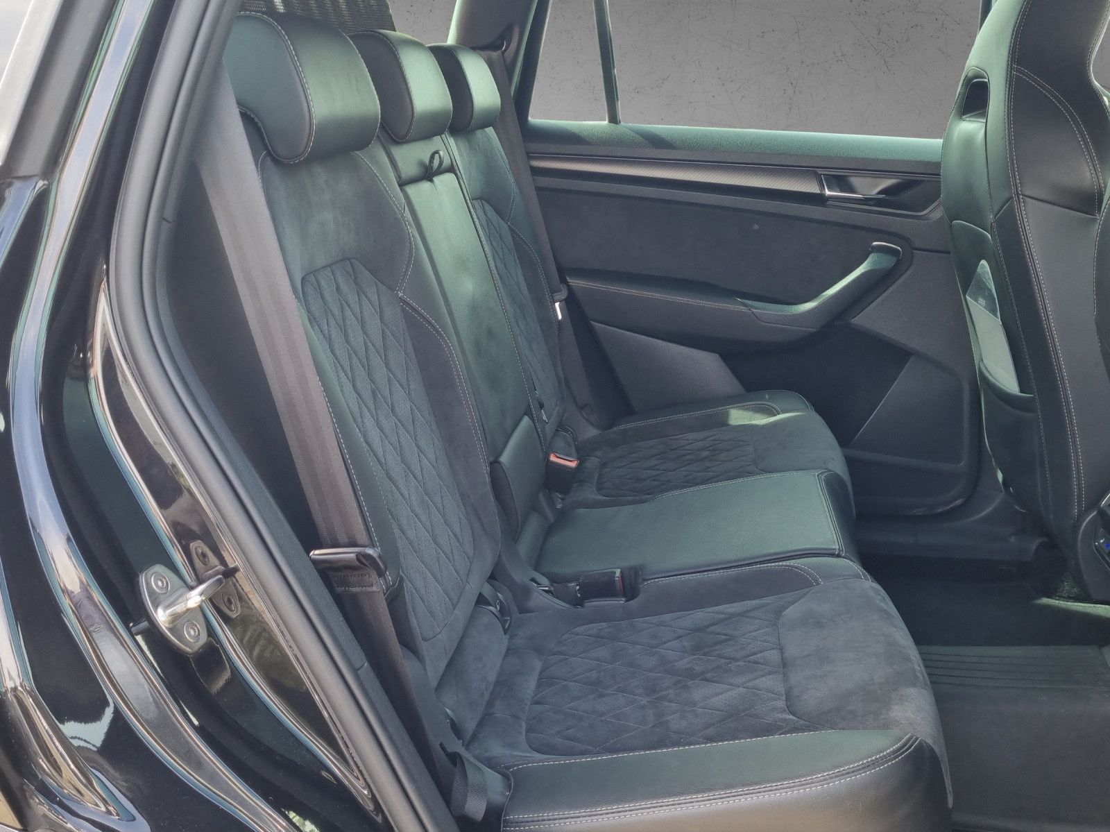 Fahrzeugabbildung SKODA Kodiaq Sportline 4x4 2,0 TSI DSG Navi ACC 360°