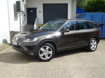 Volkswagen Touareg - 1