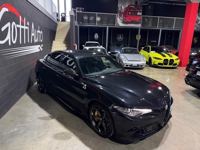 Alfa Romeo ALFA ROMEO Giulia 2.9 V6 BITURBO CARBONIO RESTYL imagem 3