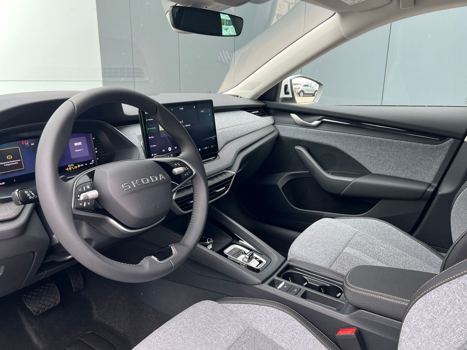 Fahrzeugabbildung SKODA Octavia Combi TOUR 2.0 TDI DSG *AHK, Travel Assi