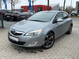 Opel Astra J Lim. 1.4 Design Edition Temp Klima Navi - Opel Astra aus 2011: Design