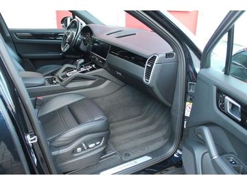 Porsche Cayenne - 9