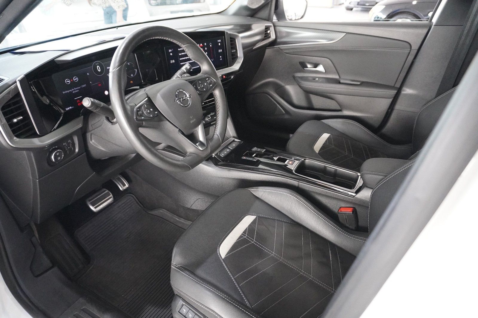 Fahrzeugabbildung Opel Mokka 1.2T ULTIMATE NAVI/LED/KAMERA/SPORT/SH/DAB