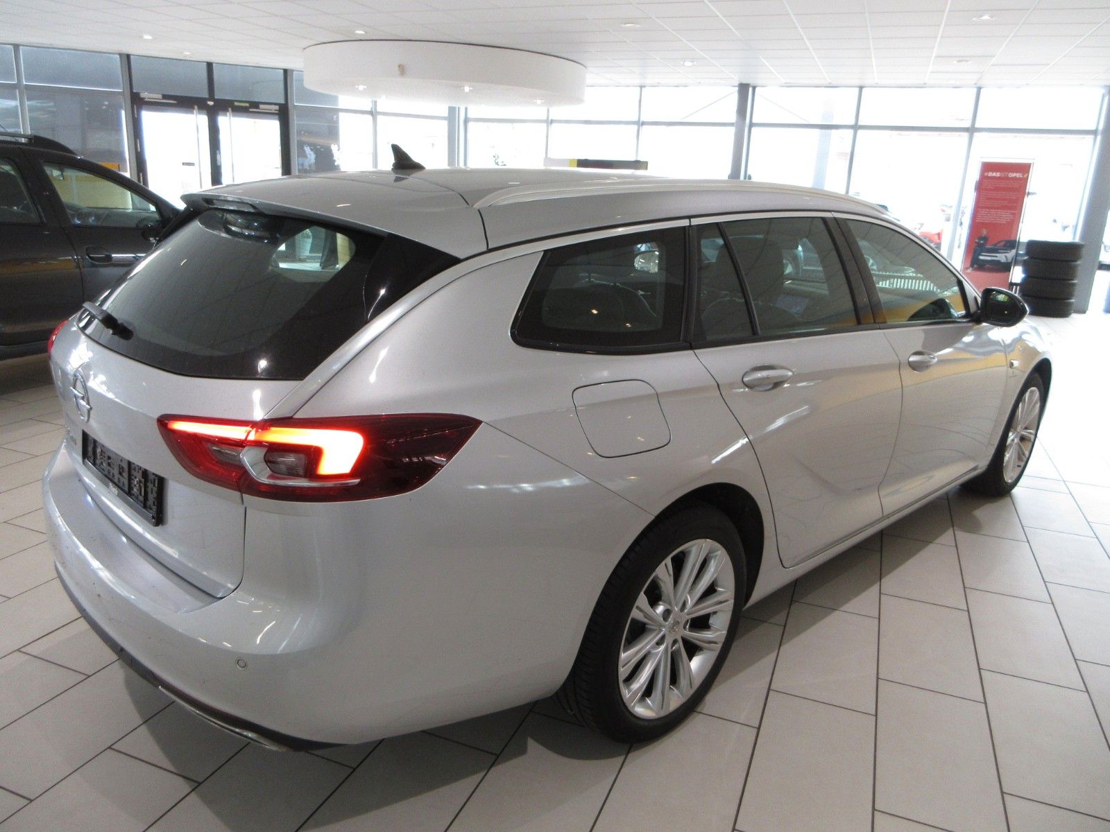 Fahrzeugabbildung Opel Insignia B ST 2.0D B.Elegance LED/SHZ/LHZ/R´CAM