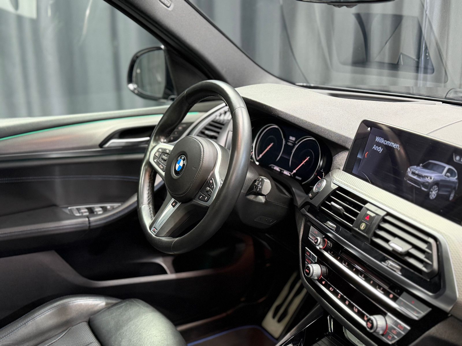 Fahrzeugabbildung BMW X3 xDrive 25 d M Sport |HiFi|AHK|HuD|PANO|ACC