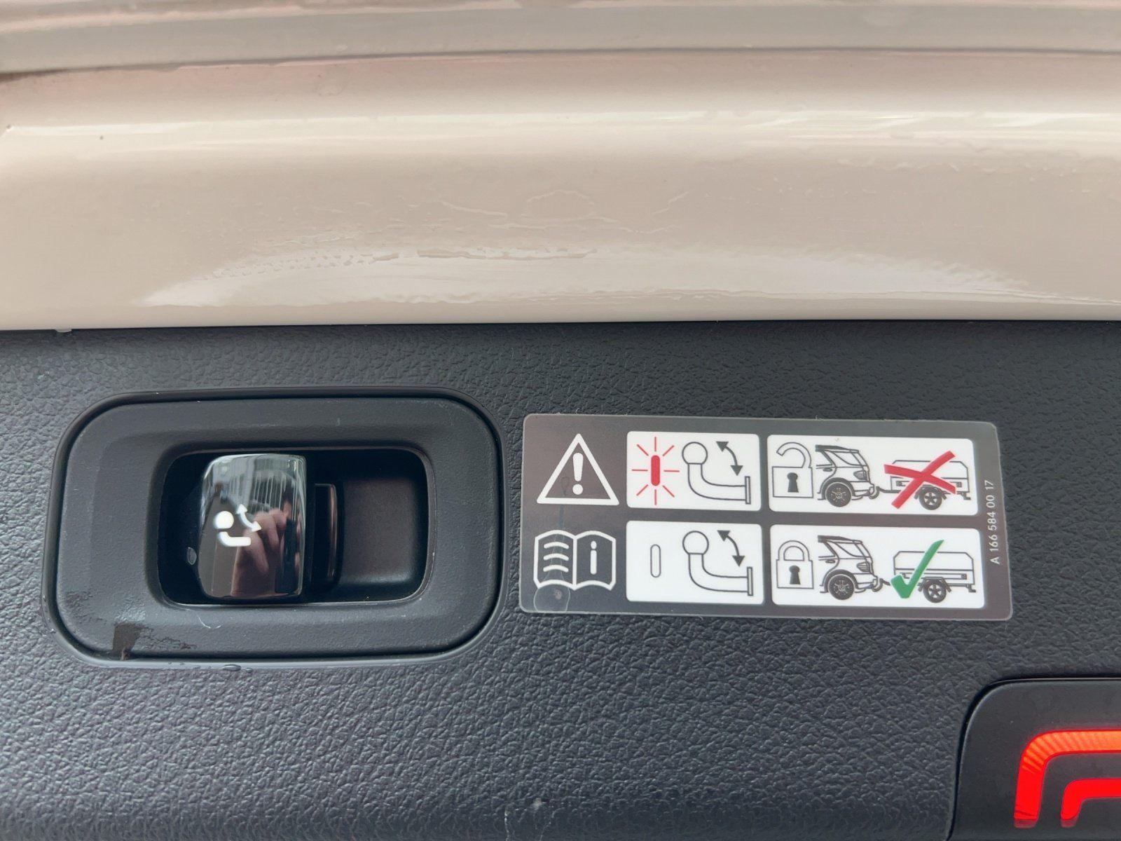 Fahrzeugabbildung Mercedes-Benz C 220 d T AMG AHK Night DISTRO 360° Memory 19"