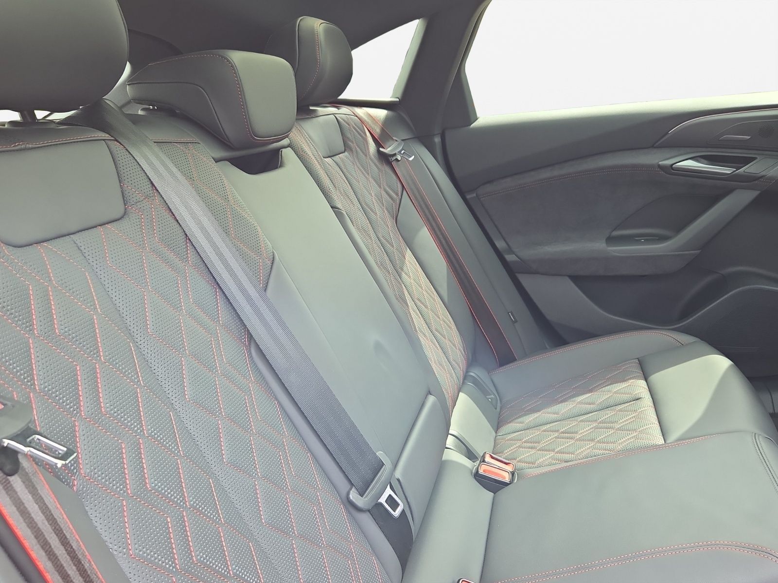 Audi S6 e-tron - Bild 17