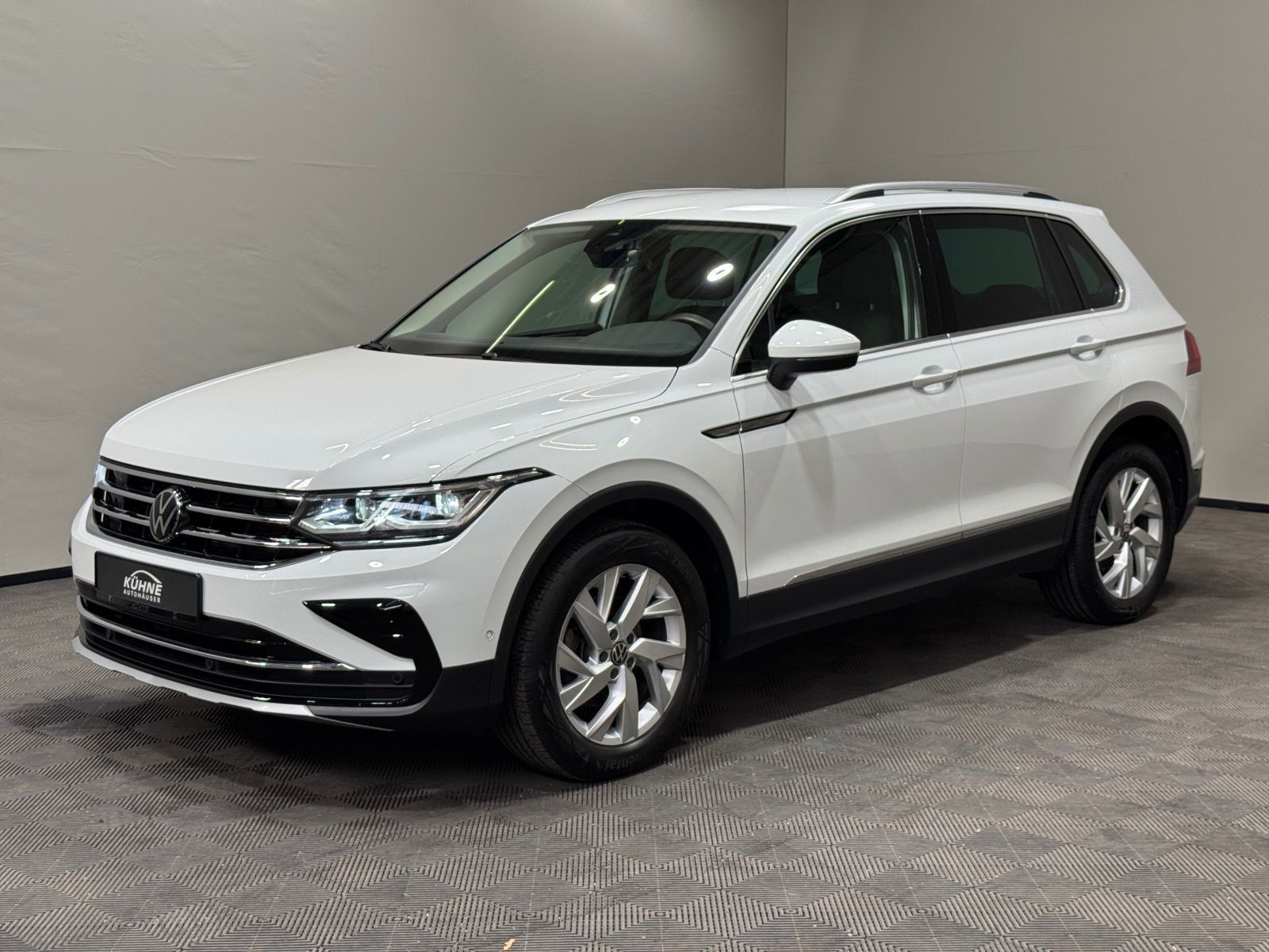 Volkswagen Tiguan Elegance 2.0 TDI DSG | MATRIX NAV ACC DAB imagem 2