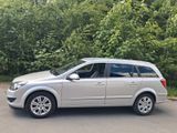 Opel Astra Caravan 1.6 Ecotec Selection "110 J" - Opel Astra mit Benzin-Antrieb: Kombi, Caravan