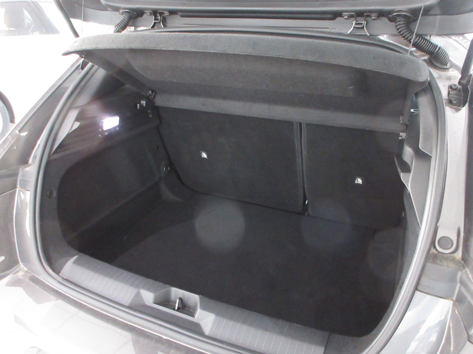 Fahrzeugabbildung Opel Astra L Lim. LED/NAVI/PDC/R´CAM/ALU