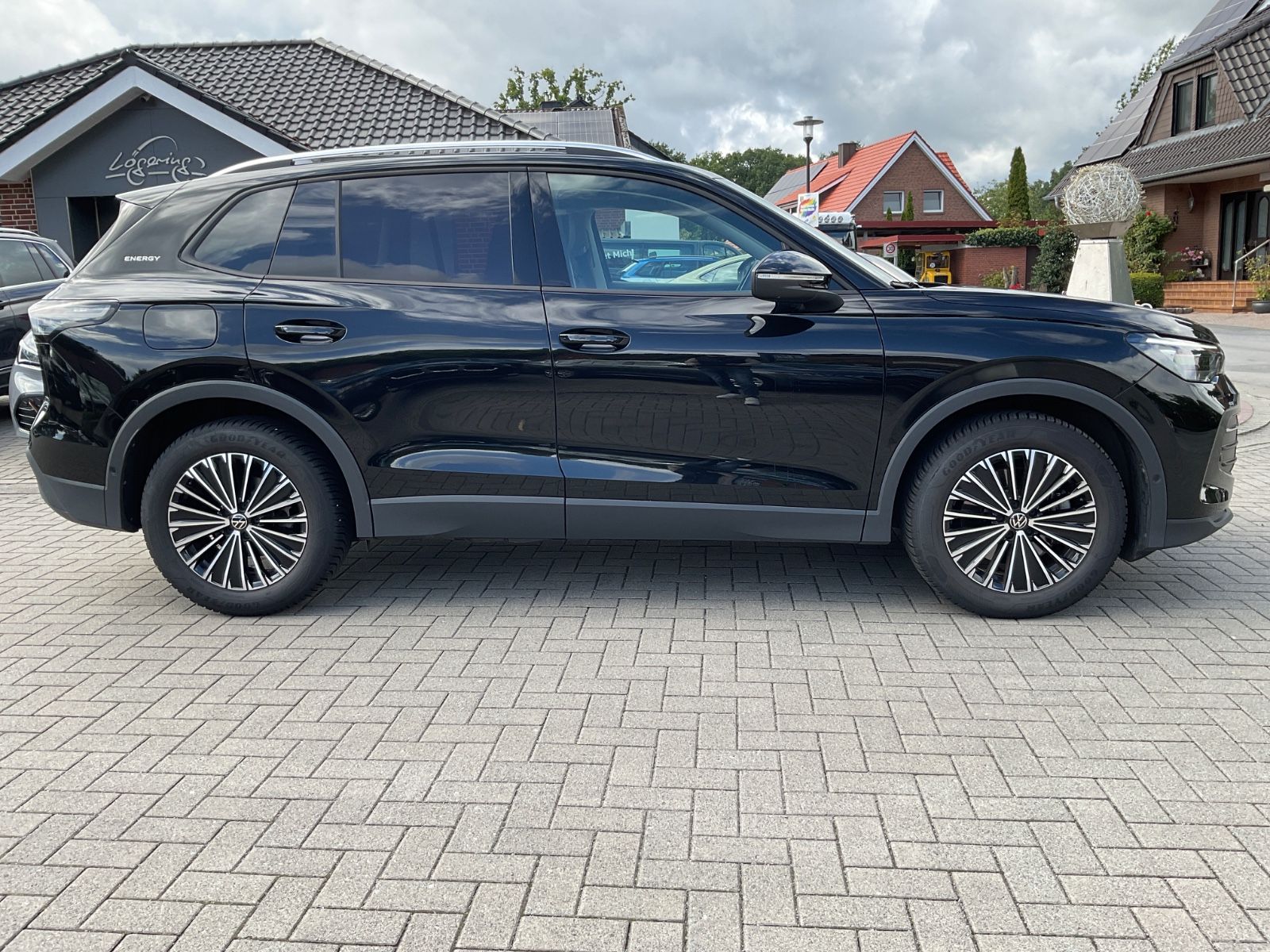 Fahrzeugabbildung Volkswagen Tiguan 2.0 TDI DSG ENERGY,AHK,Navi,IQLight,