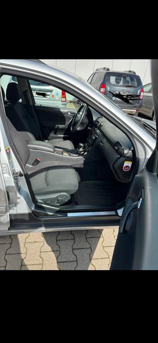 Mercedes-Benz C180 2006 — photo 14