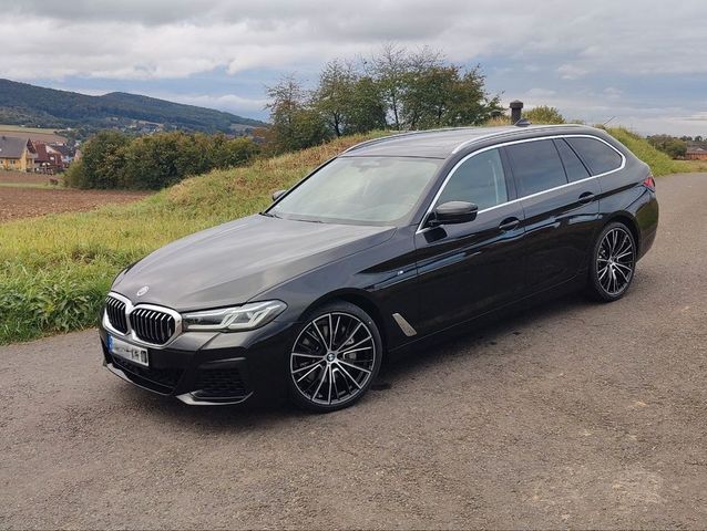 BMW 530 d Touring  Luxury Line Laserlicht Pano